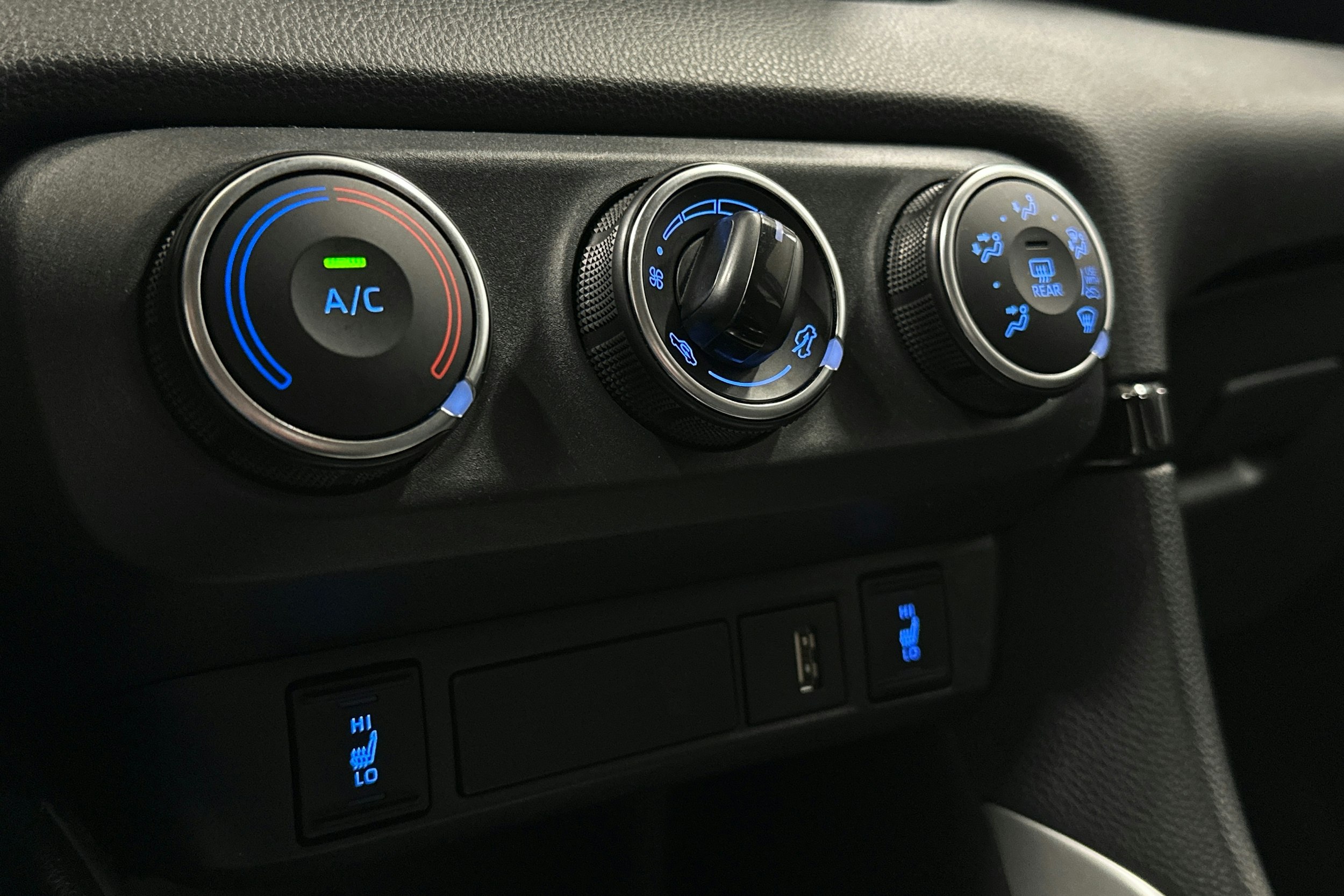 valkoinen Toyota Yaris 2021 kuva 24.