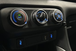 valkoinen Toyota Yaris 2021 kuva 24.