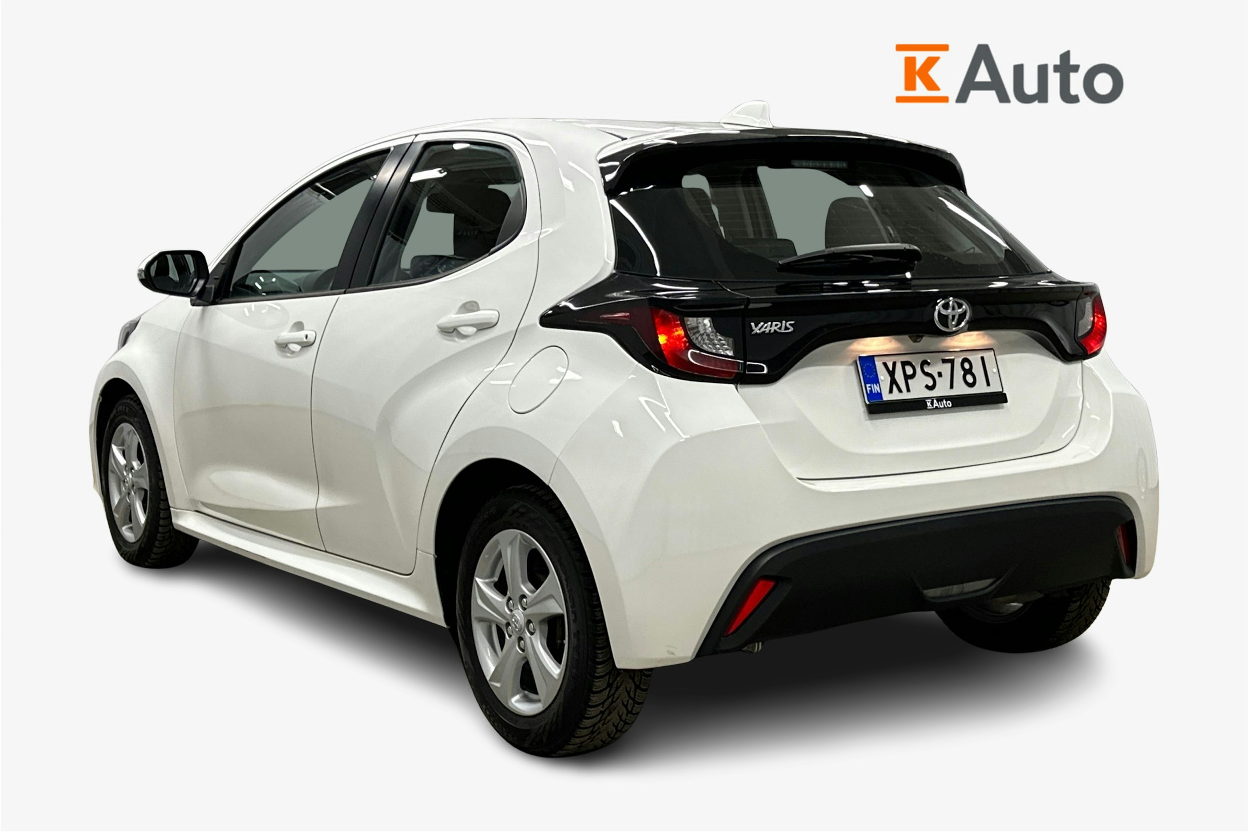 valkoinen Toyota Yaris 2021 kuva 2.