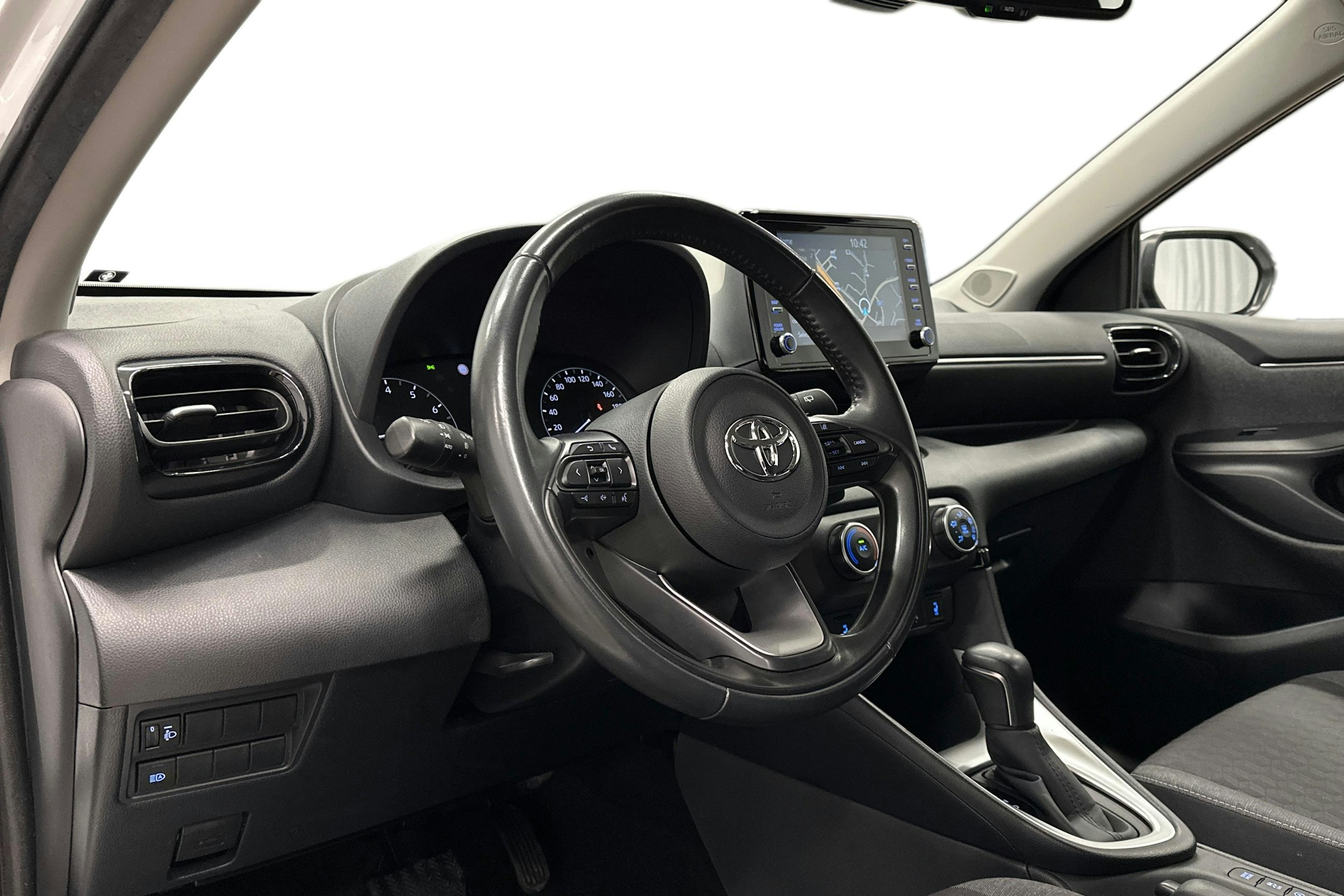 valkoinen Toyota Yaris 2021 kuva 7.