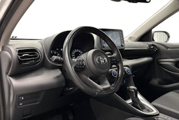 valkoinen Toyota Yaris 2021 kuva 7.