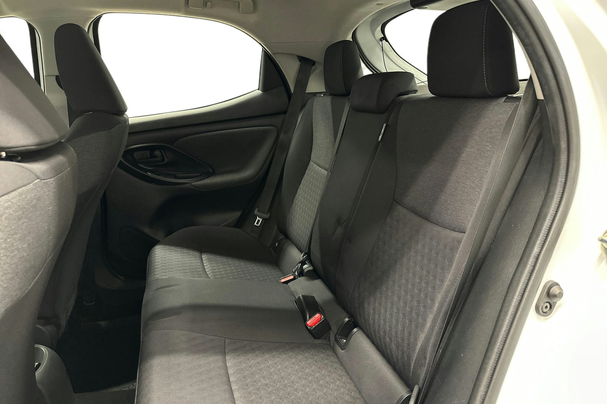 valkoinen Toyota Yaris 2021 kuva 10.