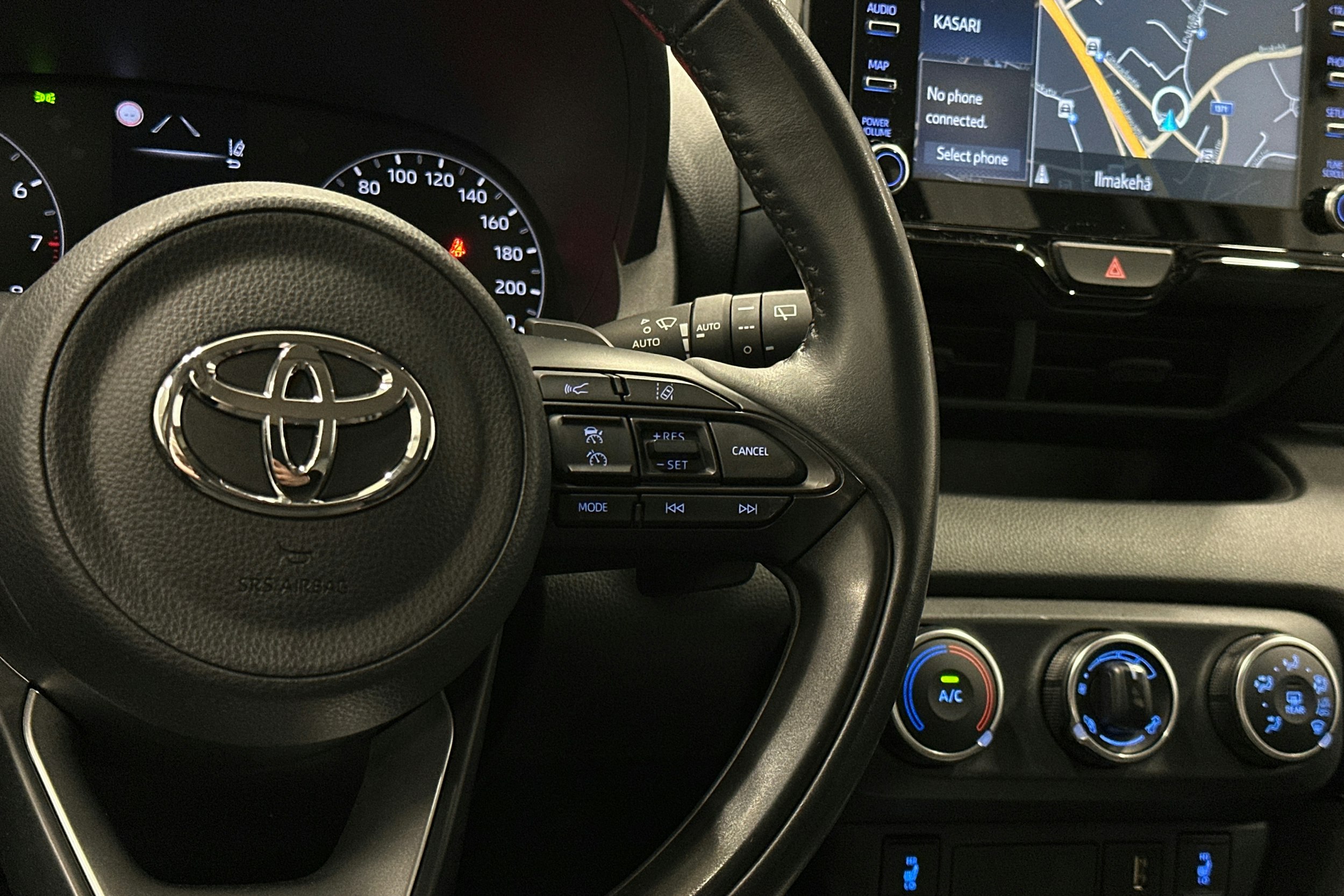 valkoinen Toyota Yaris 2021 kuva 18.