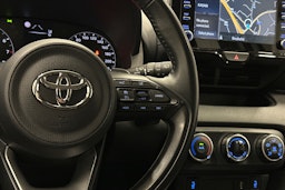 valkoinen Toyota Yaris 2021 kuva 18.