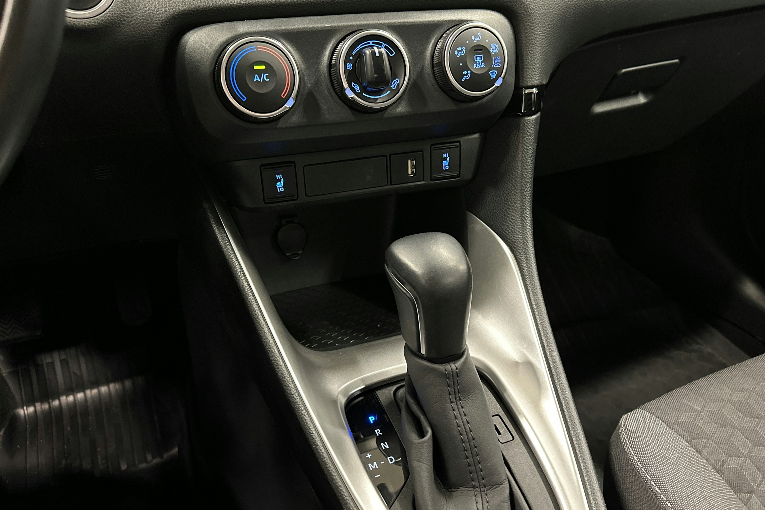 valkoinen Toyota Yaris 2021 kuva 20.