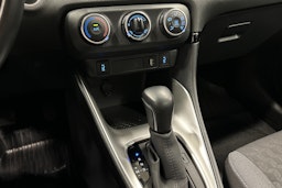 valkoinen Toyota Yaris 2021 kuva 20.