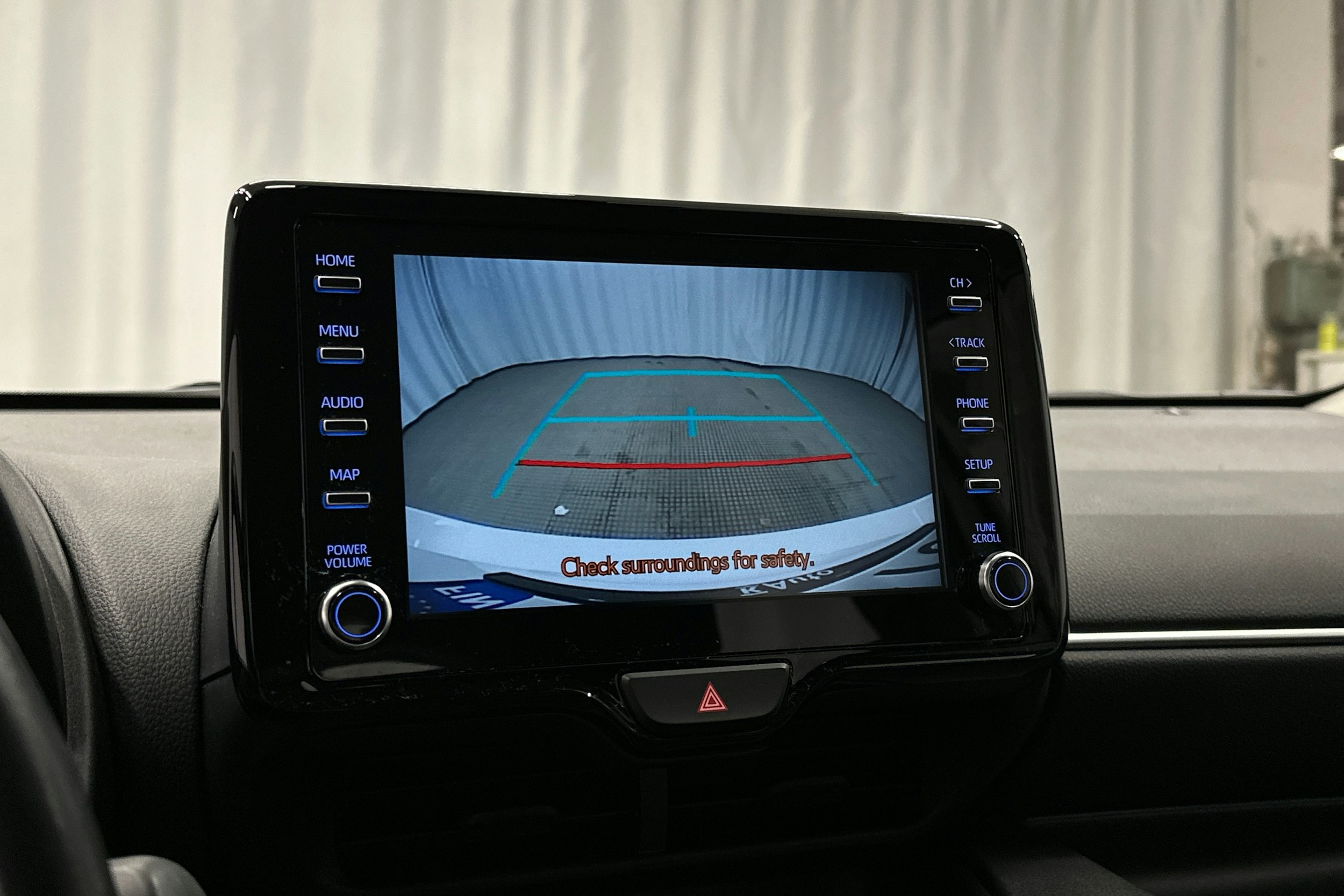 valkoinen Toyota Yaris 2021 kuva 23.