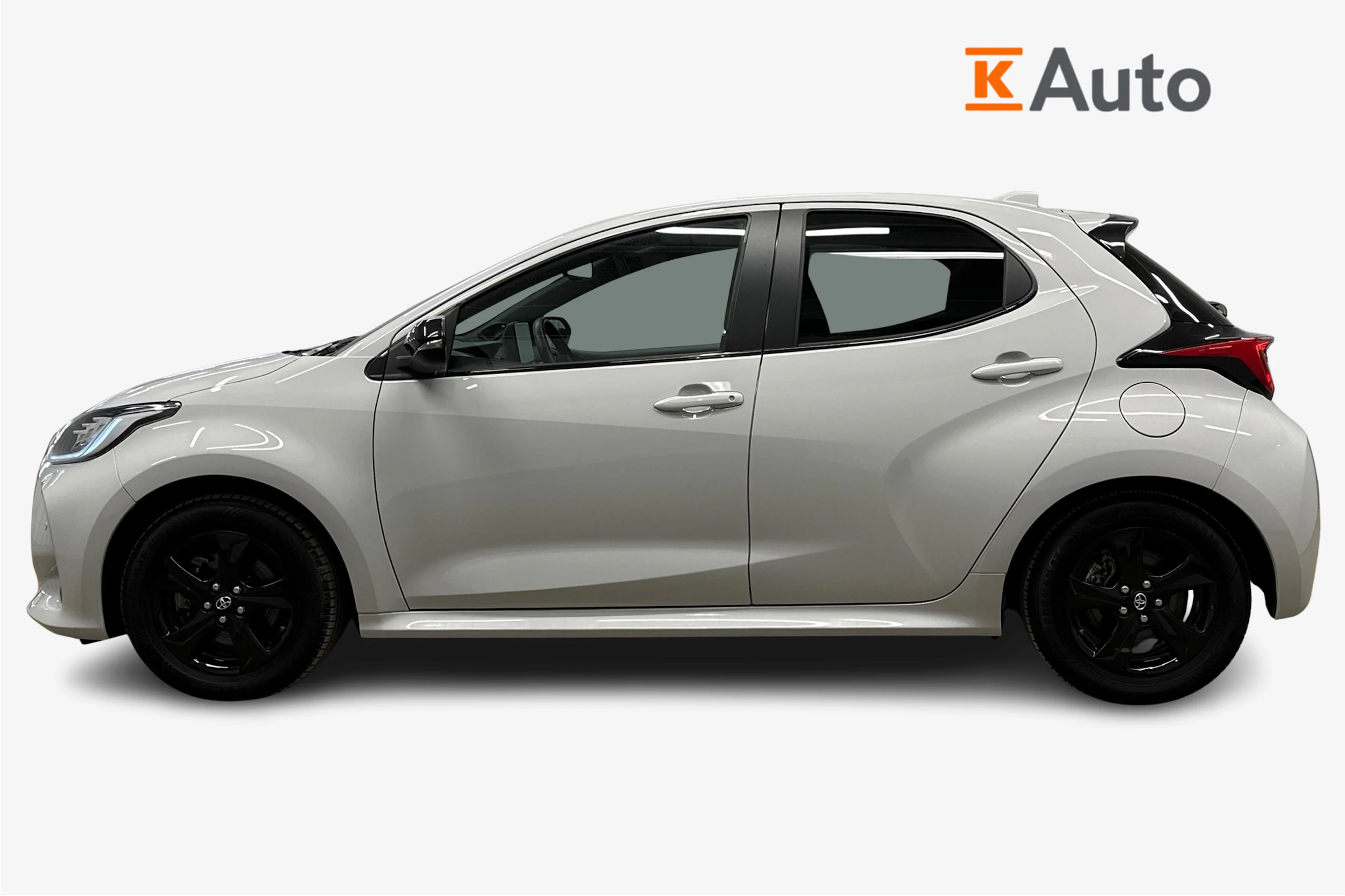 harmaa Toyota Yaris 2022 kuva 7.