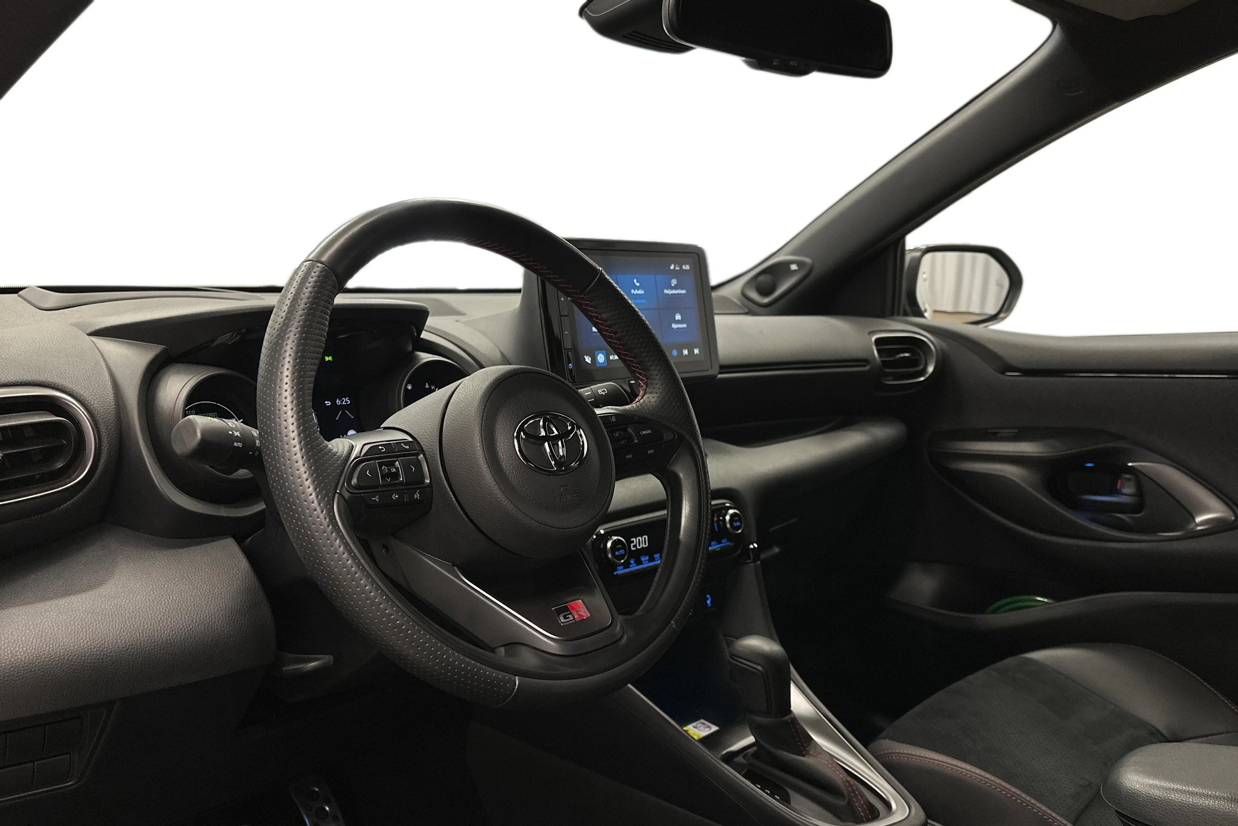 harmaa Toyota Yaris 2022 kuva 8.