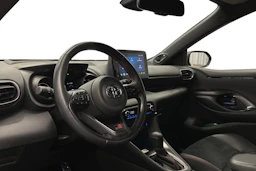 harmaa Toyota Yaris 2022 kuva 8.