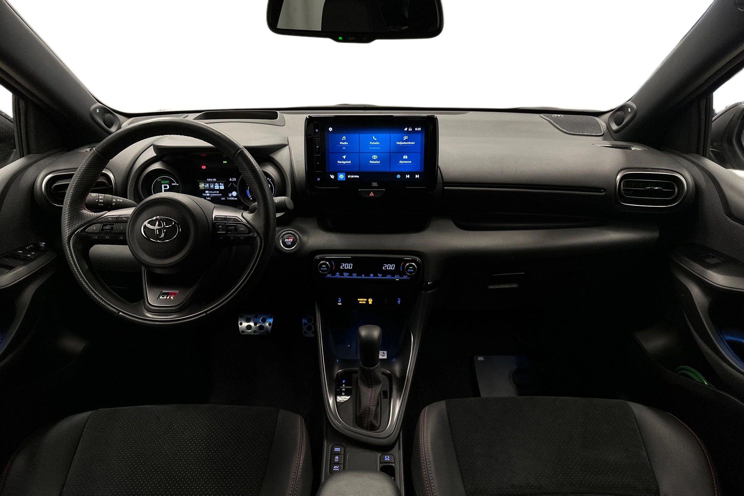 harmaa Toyota Yaris 2022 kuva 9.