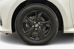 harmaa Toyota Yaris 2022 kuva 12.