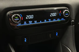 harmaa Toyota Yaris 2022 kuva 25.