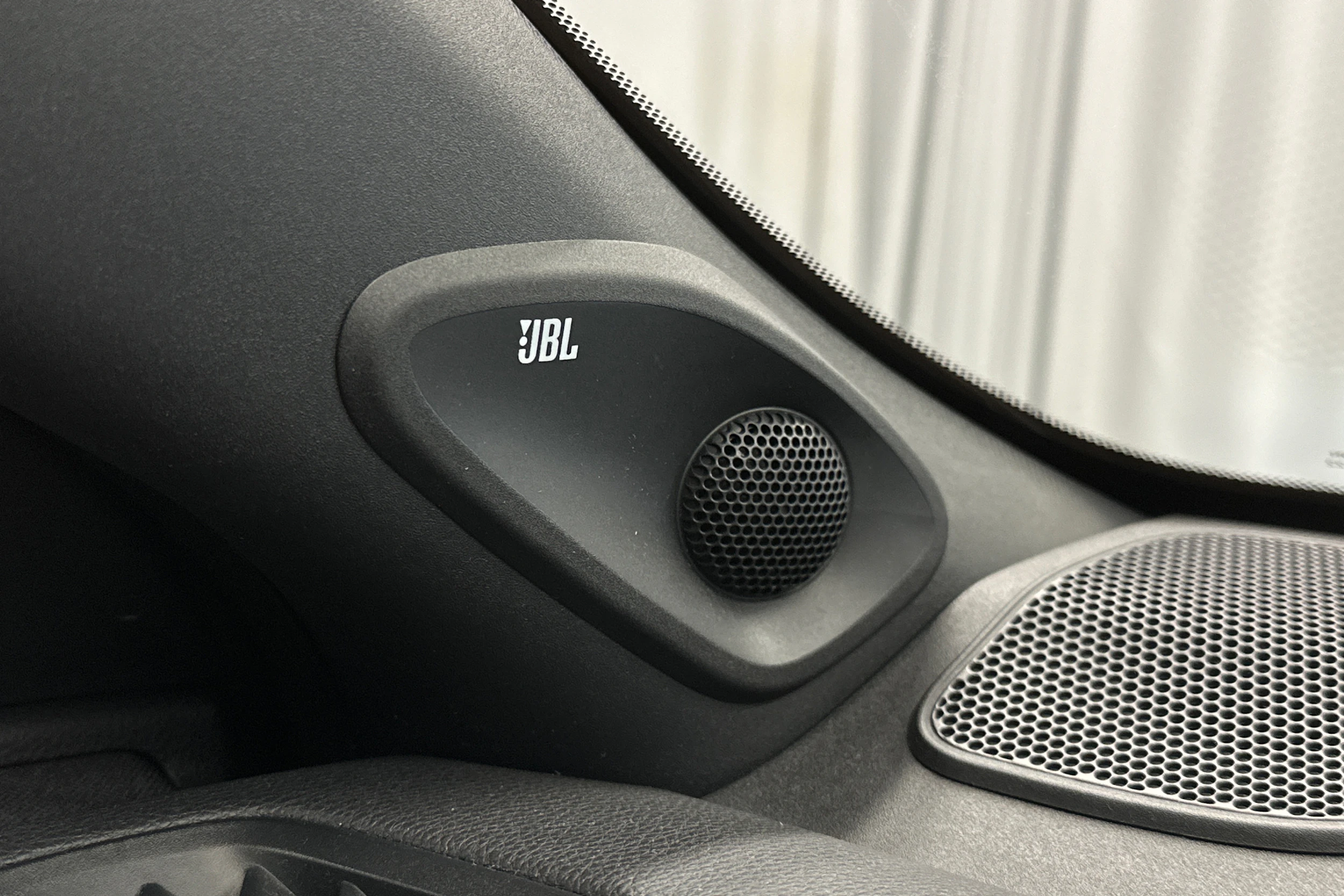 harmaa Toyota Yaris 2022 kuva 28.