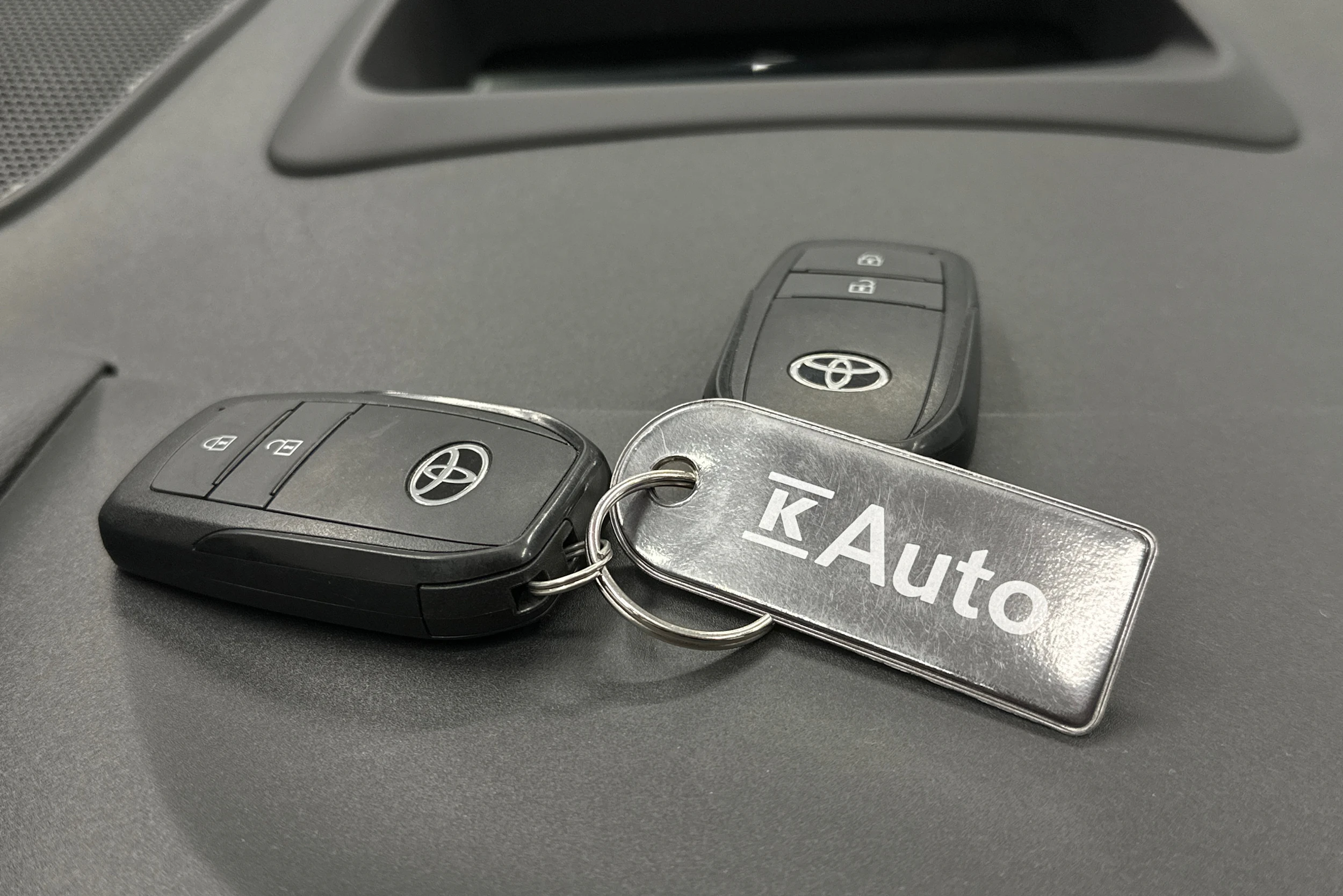 harmaa Toyota Yaris 2022 kuva 29.