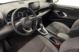 harmaa Toyota Yaris 2022 kuva 7.