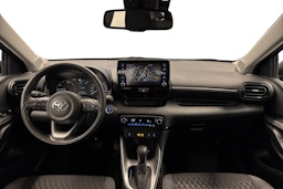 harmaa Toyota Yaris 2022 kuva 9.