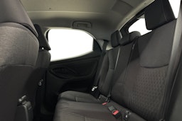 harmaa Toyota Yaris 2022 kuva 10.