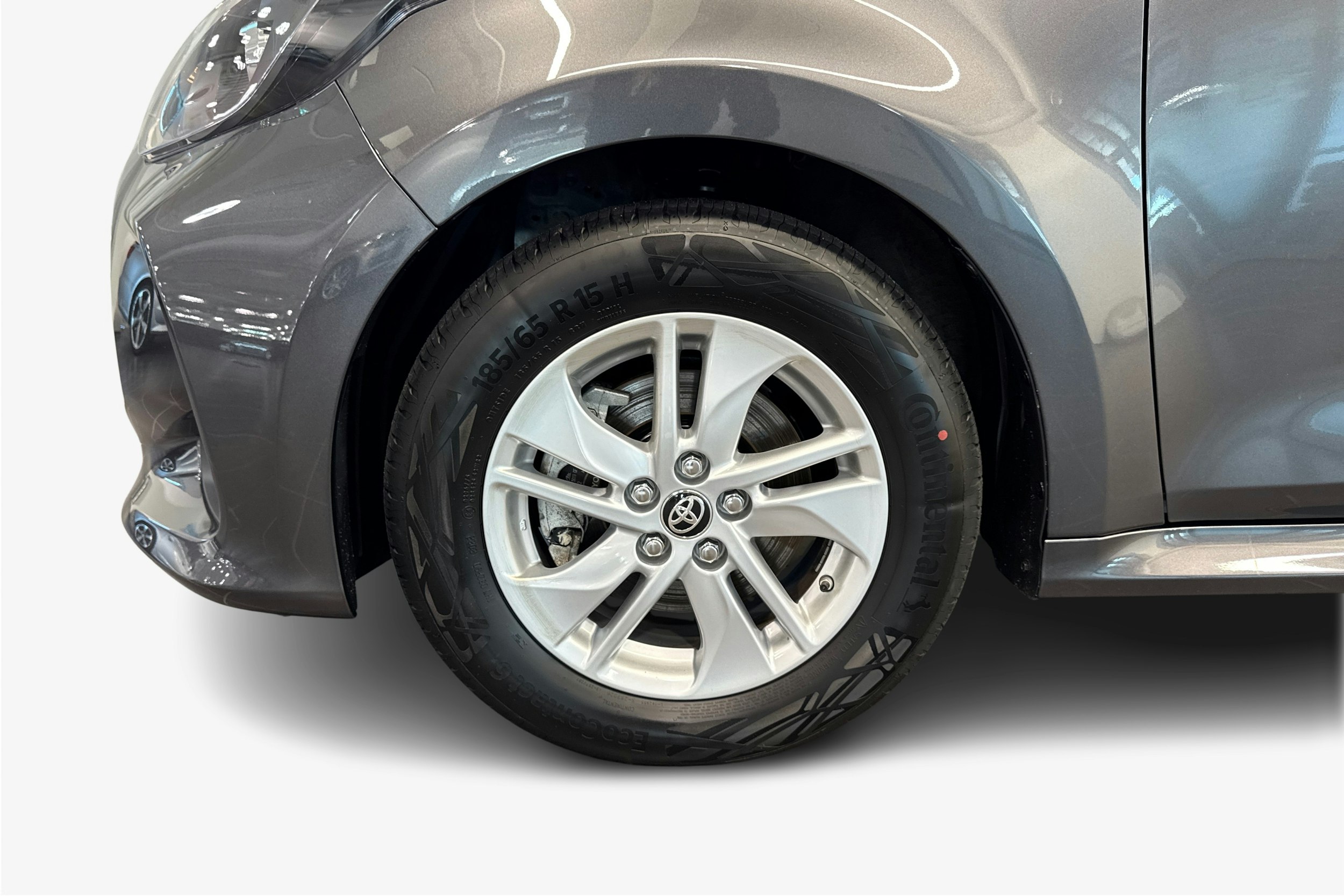 harmaa Toyota Yaris 2022 kuva 11.