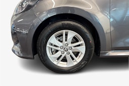 harmaa Toyota Yaris 2022 kuva 11.