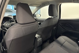harmaa Toyota Yaris 2022 kuva 14.