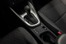harmaa Toyota Yaris 2022 kuva 26.