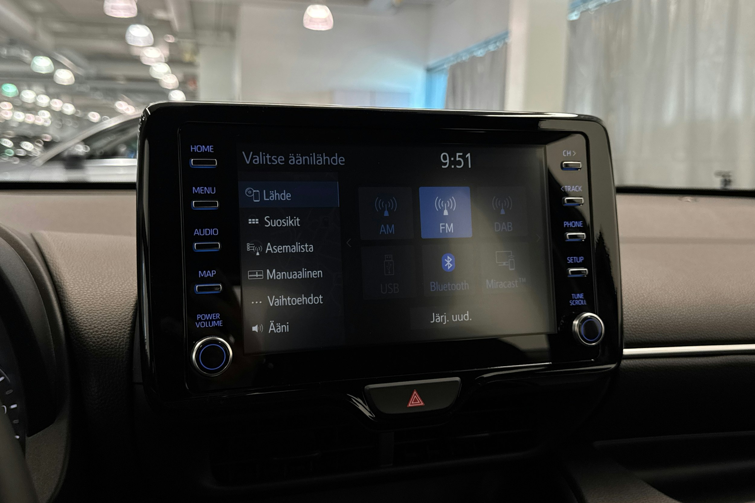 harmaa Toyota Yaris 2022 kuva 30.