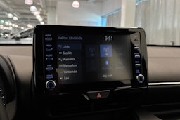 harmaa Toyota Yaris 2022 kuva 30.