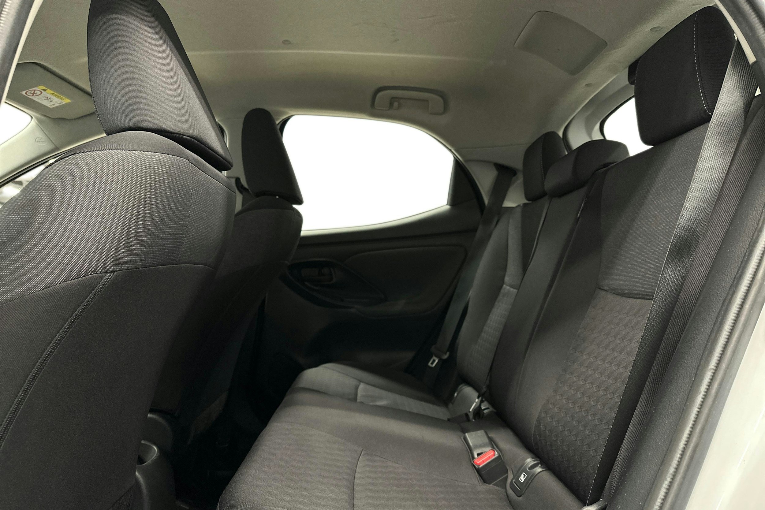 valkoinen Toyota Yaris 2022 kuva 10.