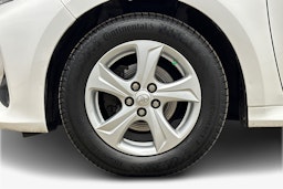 valkoinen Toyota Yaris 2022 kuva 11.