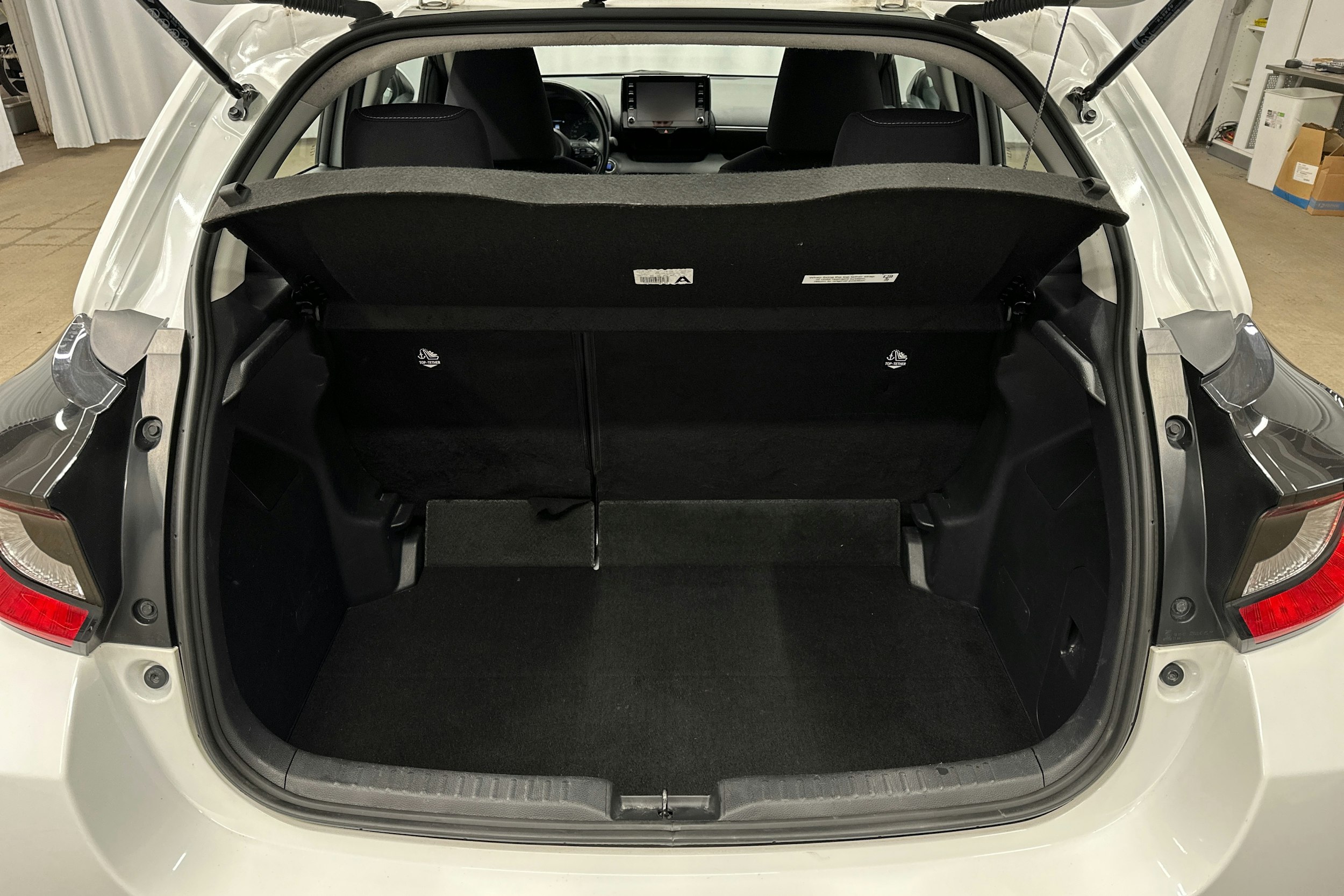 valkoinen Toyota Yaris 2022 kuva 14.