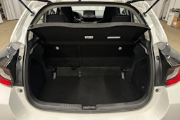 valkoinen Toyota Yaris 2022 kuva 14.