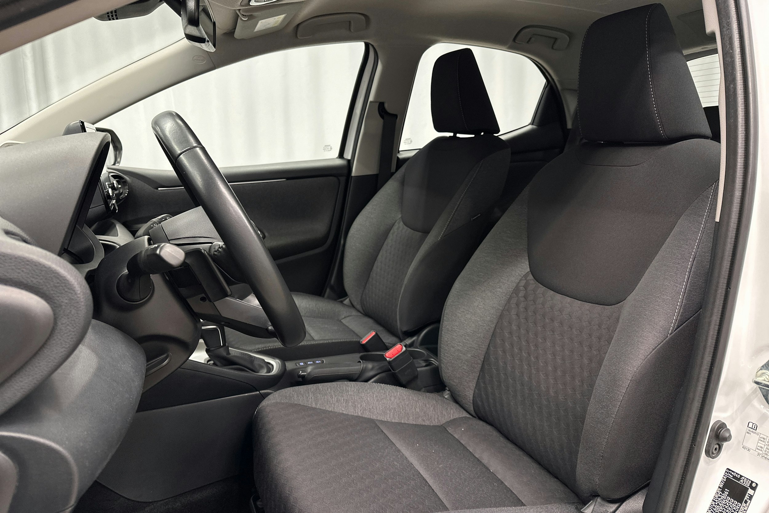 valkoinen Toyota Yaris 2022 kuva 15.