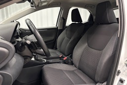 valkoinen Toyota Yaris 2022 kuva 15.