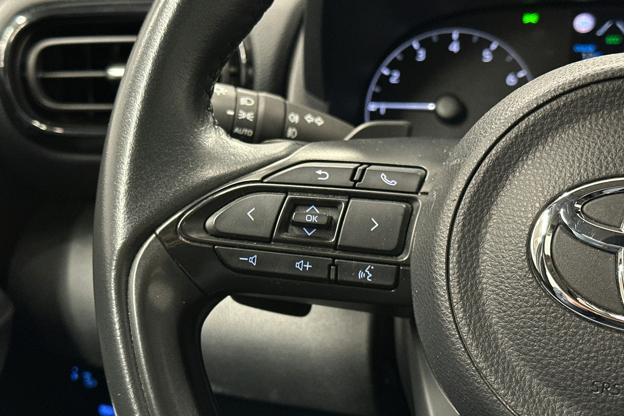 valkoinen Toyota Yaris 2022 kuva 17.