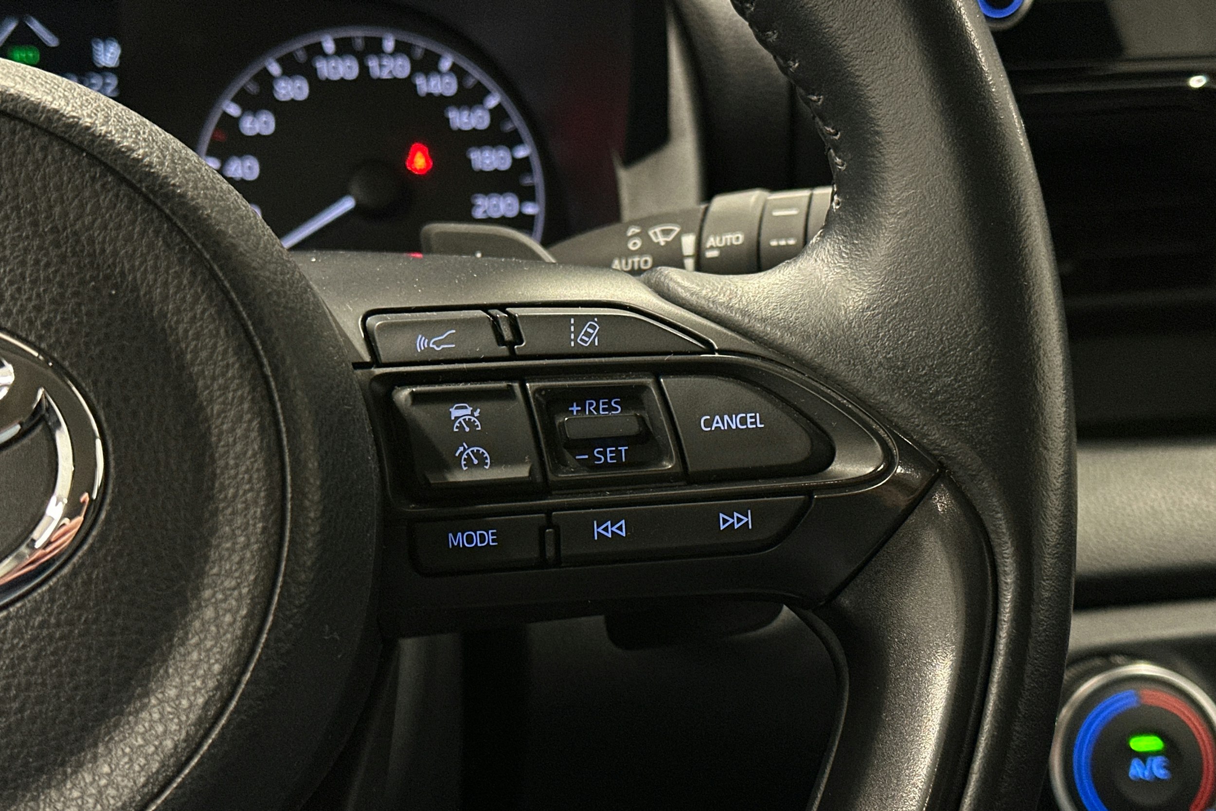 valkoinen Toyota Yaris 2022 kuva 18.