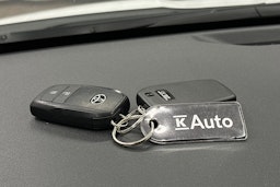 valkoinen Toyota Yaris 2022 kuva 26.