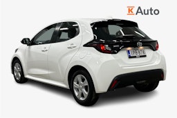 valkoinen Toyota Yaris 2022 kuva 2.