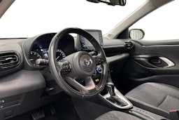 valkoinen Toyota Yaris 2022 kuva 6.