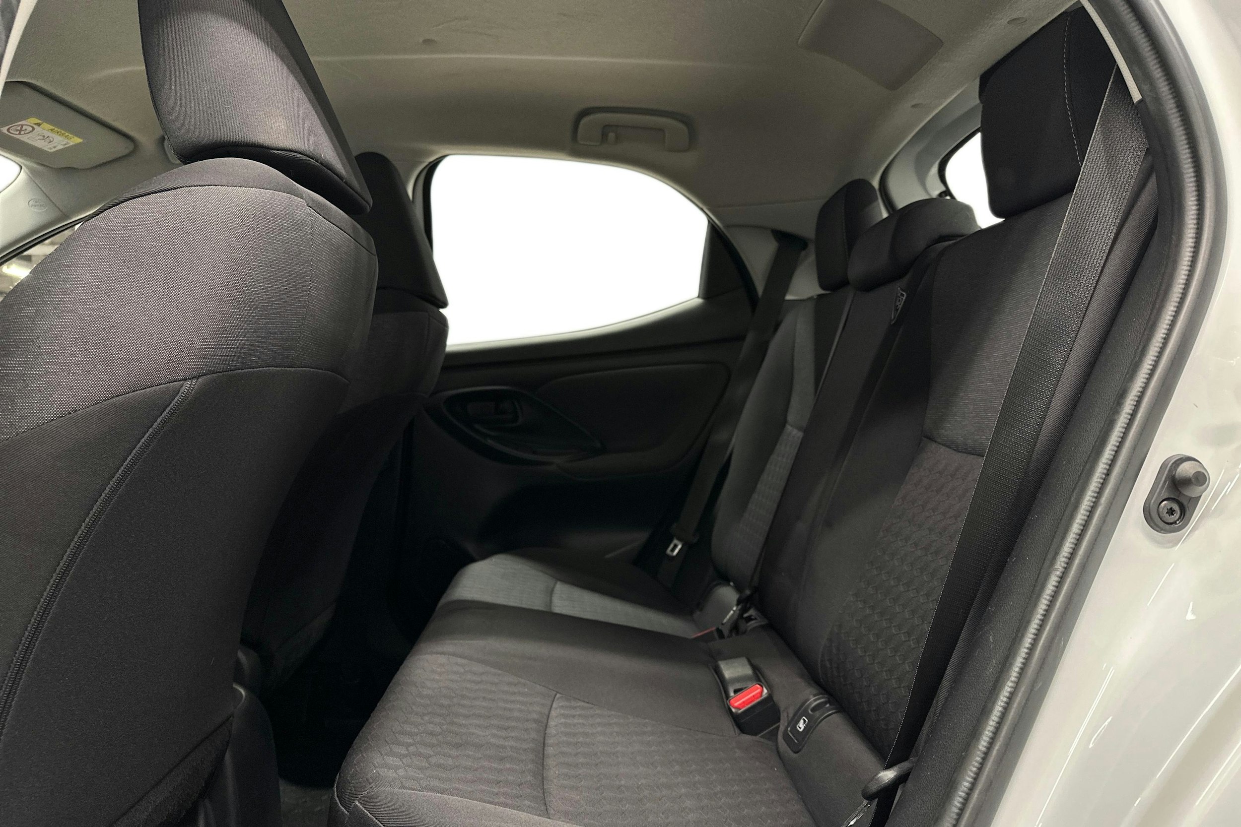 valkoinen Toyota Yaris 2022 kuva 8.