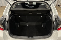 valkoinen Toyota Yaris 2022 kuva 11.