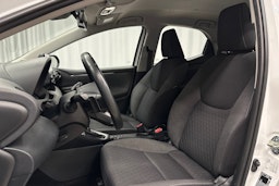 valkoinen Toyota Yaris 2022 kuva 12.