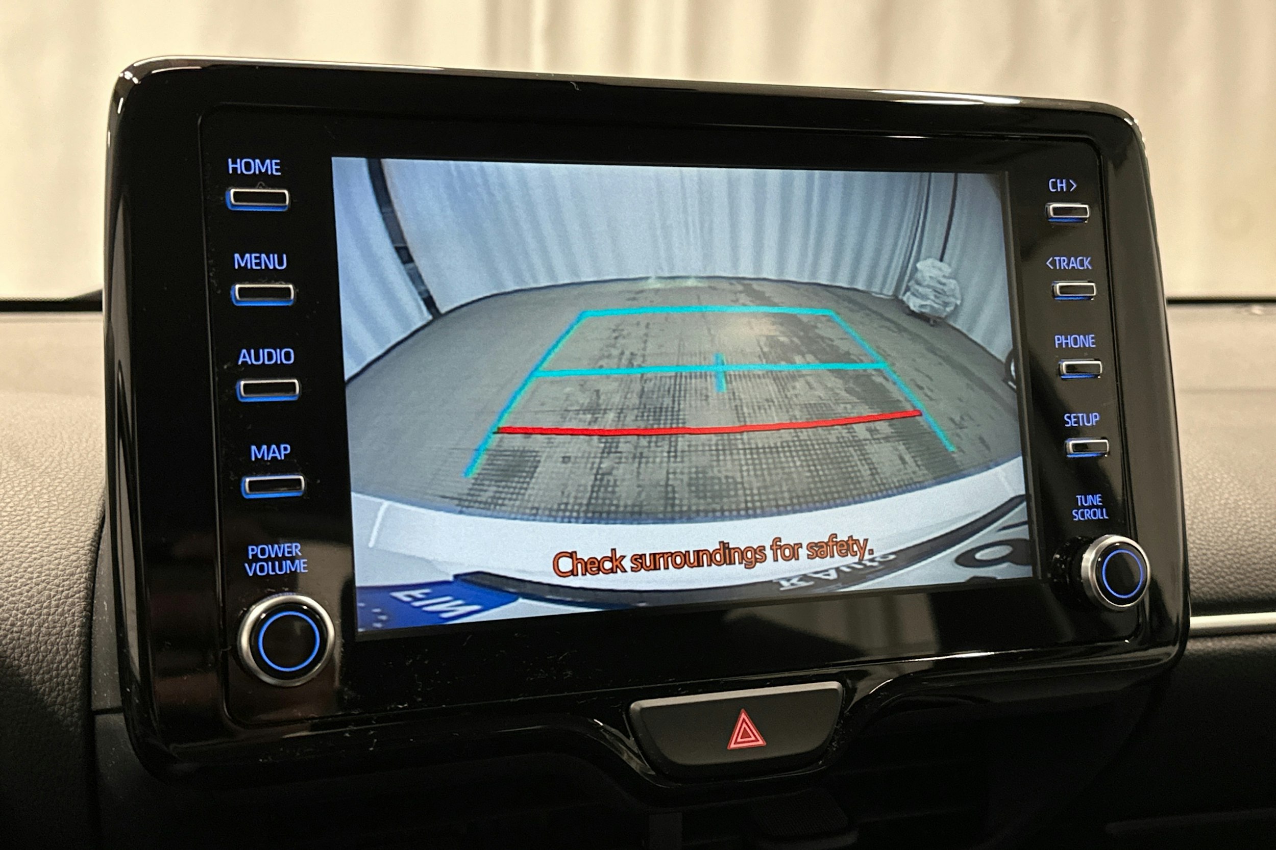 valkoinen Toyota Yaris 2022 kuva 19.