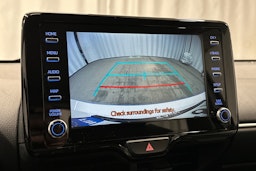 valkoinen Toyota Yaris 2022 kuva 19.