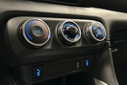 valkoinen Toyota Yaris 2022 kuva 20.