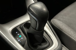 valkoinen Toyota Yaris 2022 kuva 21.