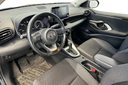 musta Toyota Yaris 2022 kuva 3.