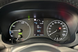 musta Toyota Yaris 2022 kuva 11.