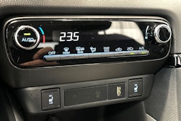 musta Toyota Yaris 2022 kuva 16.