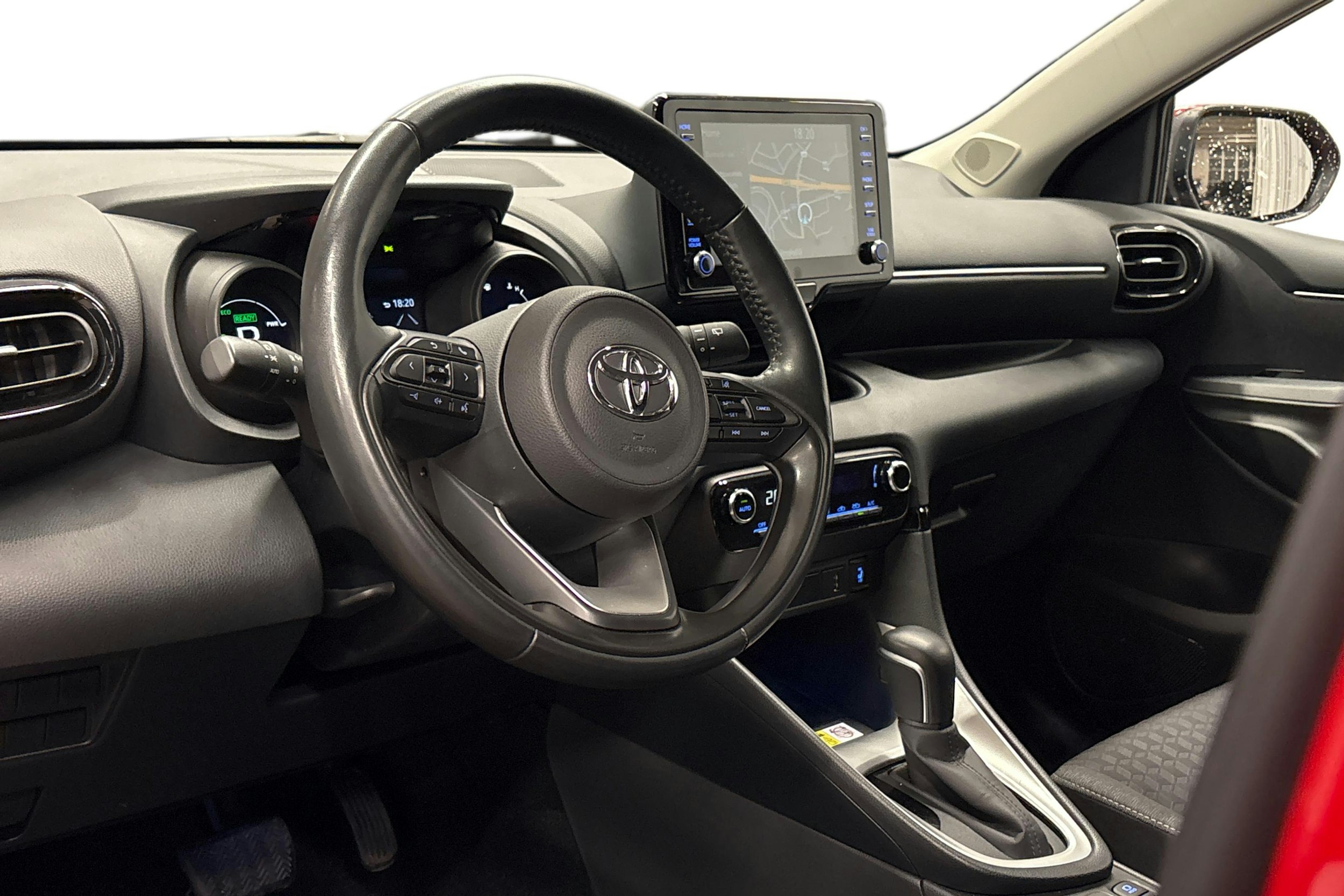 punainen Toyota Yaris 2022 kuva 3.